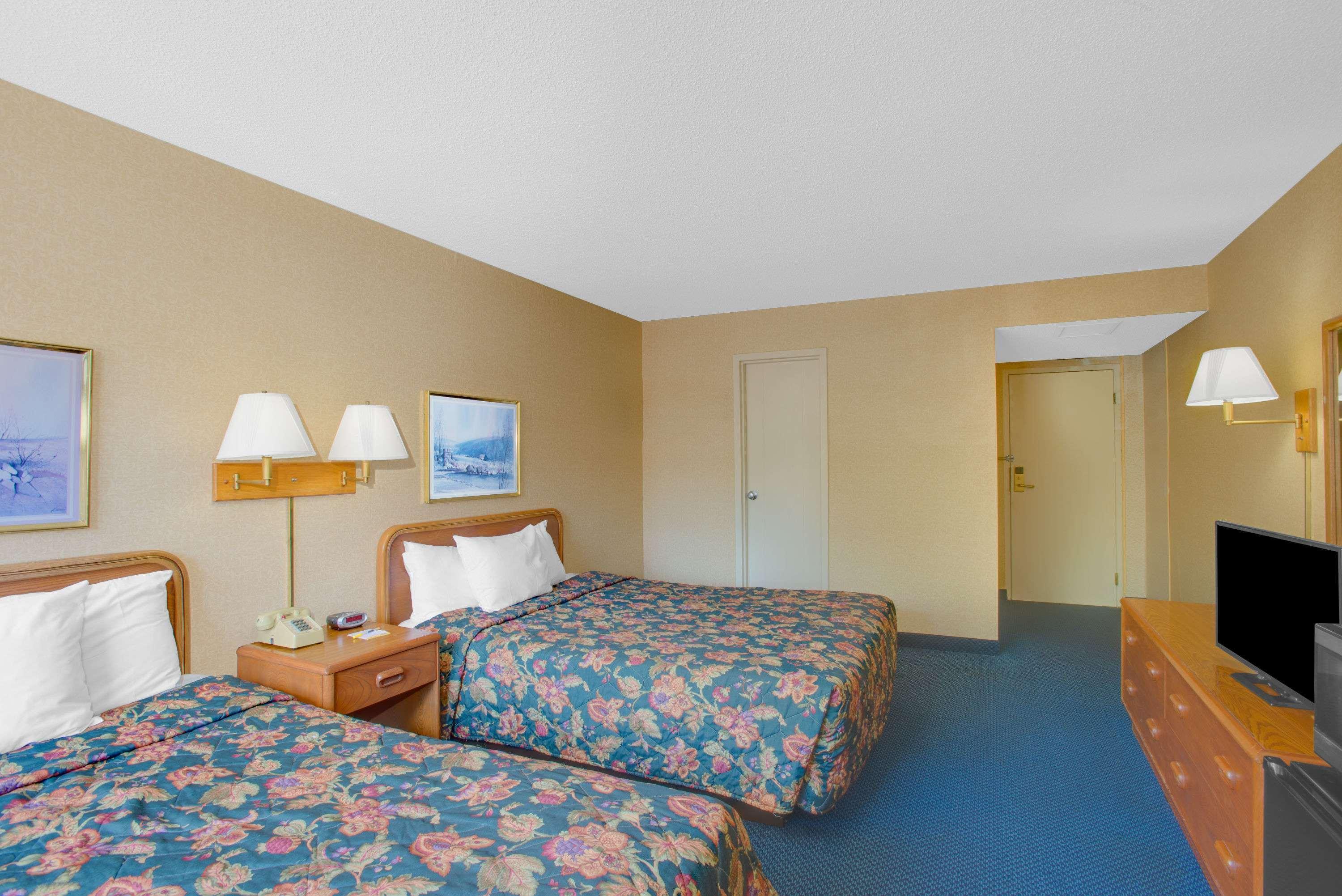 Days Inn By Wyndham Auburn/Finger Lakes Region Kültér fotó