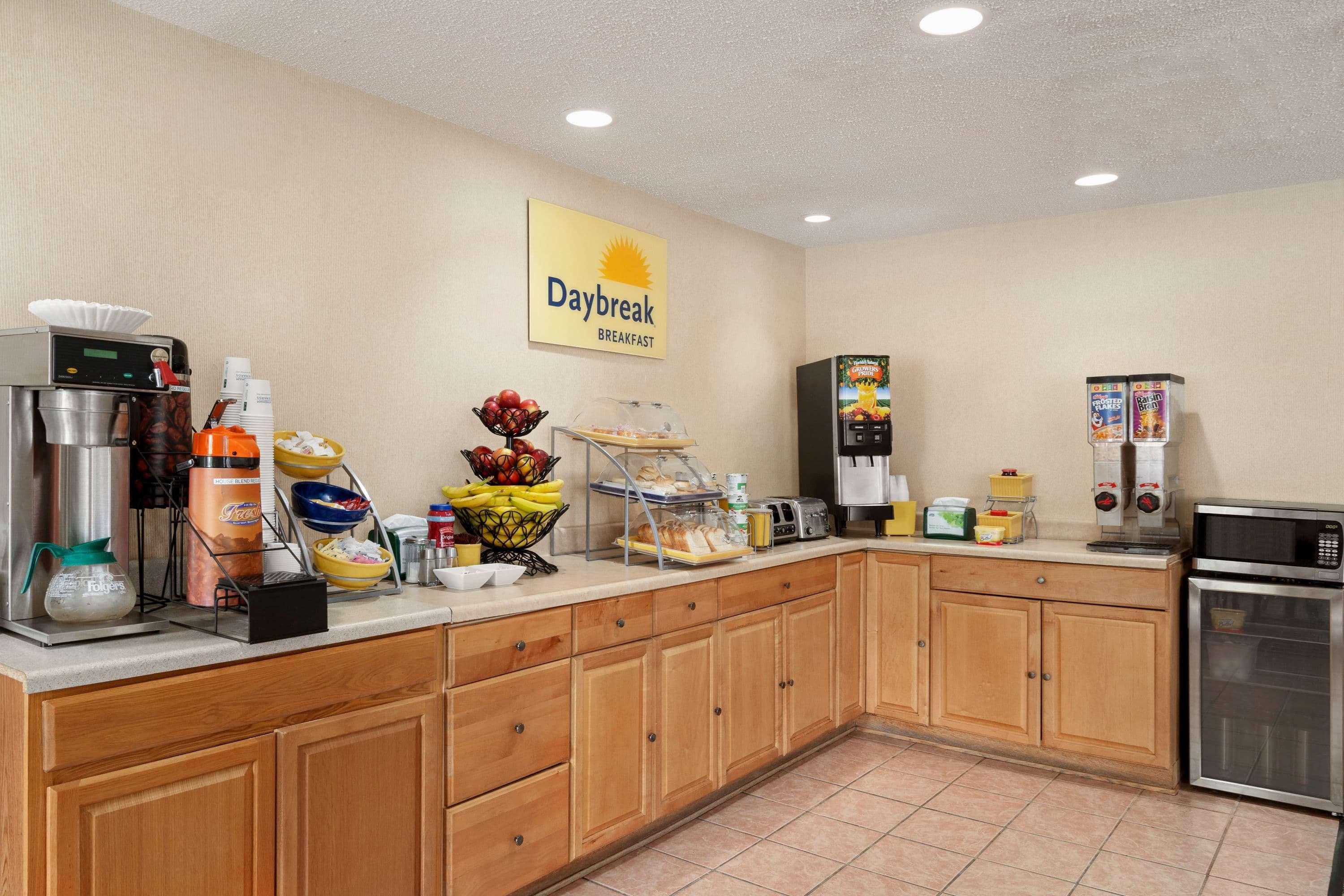 Days Inn By Wyndham Auburn/Finger Lakes Region Kültér fotó