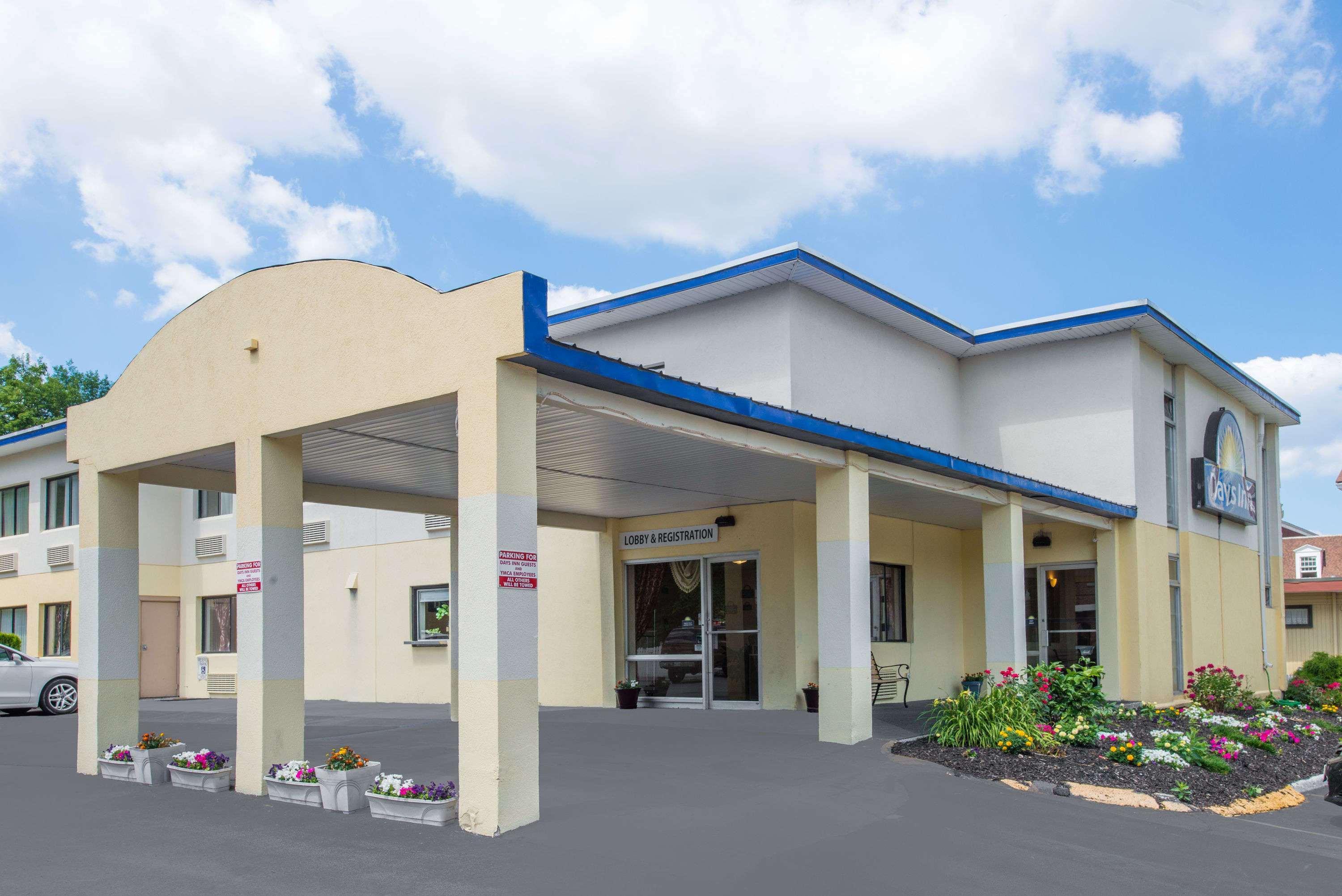 Days Inn By Wyndham Auburn/Finger Lakes Region Kültér fotó
