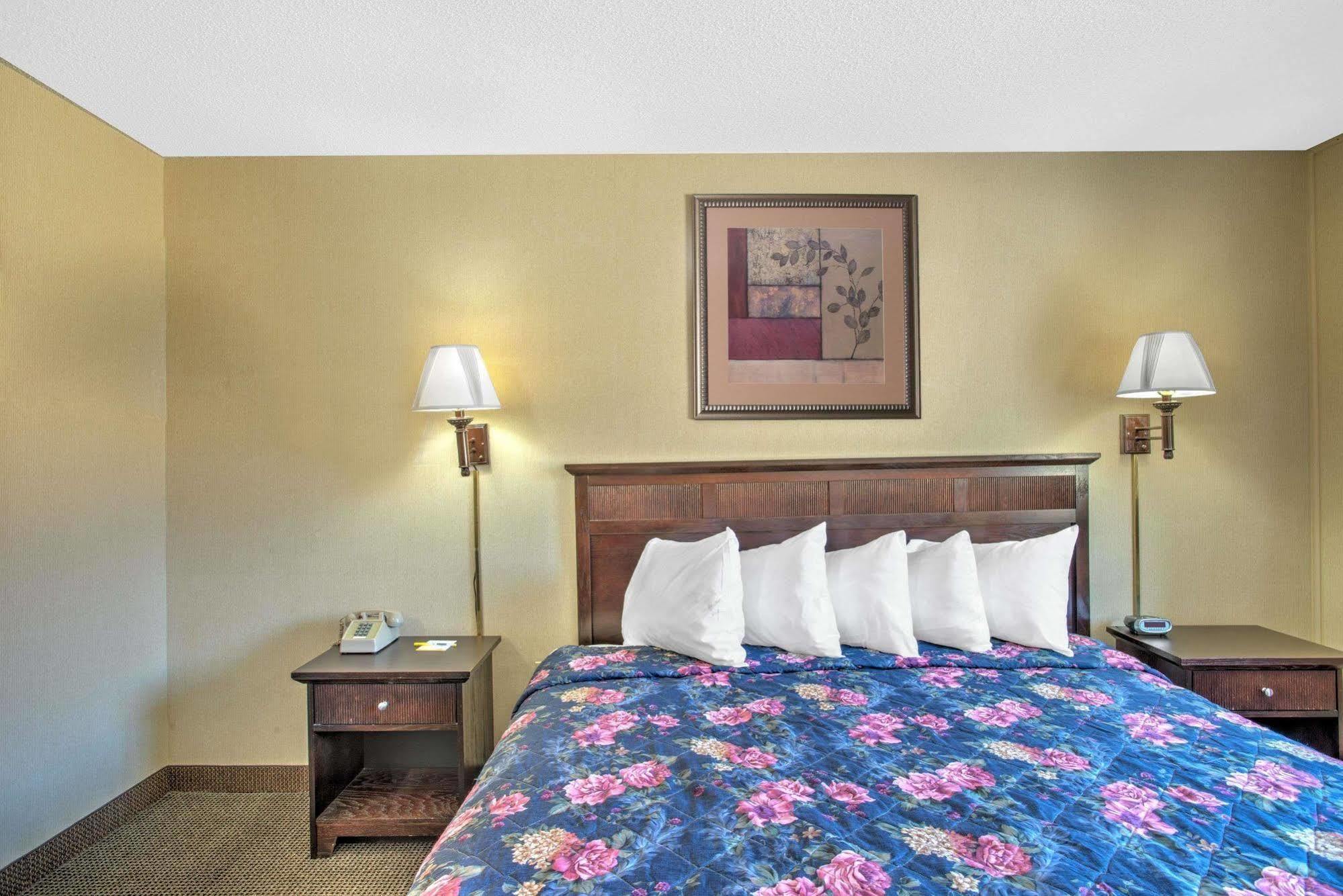 Days Inn By Wyndham Auburn/Finger Lakes Region Kültér fotó